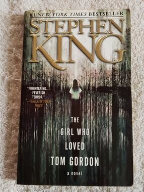 📚4 For $20 - Stephen King - The Girl Who Loved Tom Gordon - Paperback